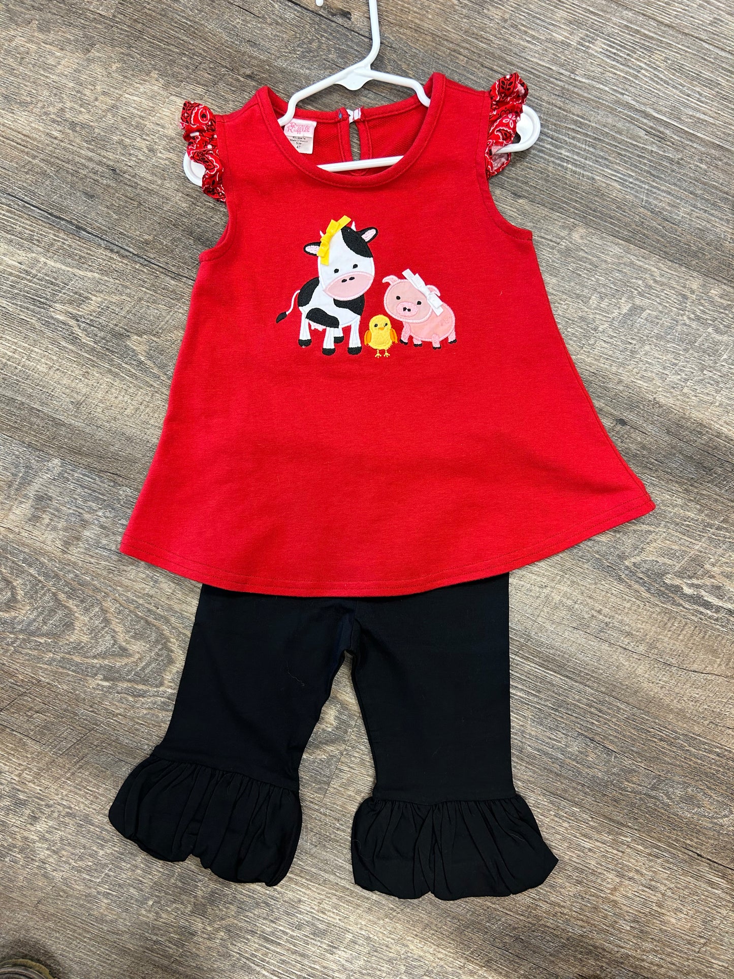 Ricrac & Ruffles top 4t Sew Sassy bottom 4t sold as a set VGUC